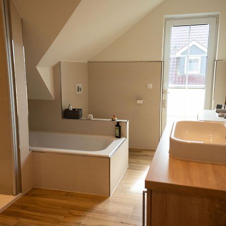 Haus Friesenkuss Mit Hund Villa Schillig Eksteriør bilde
